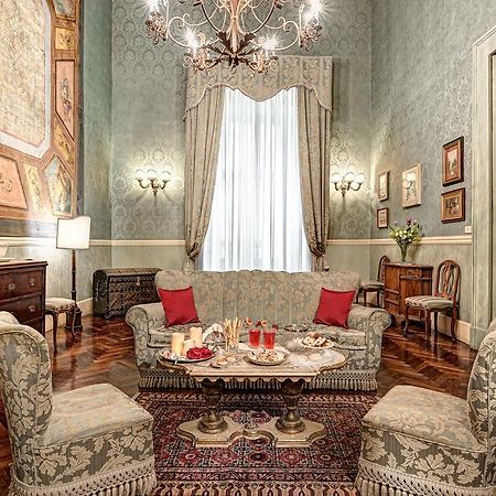 Arthouse Lady Marys Tribunali Luxury Suite Nápoly Kültér fotó