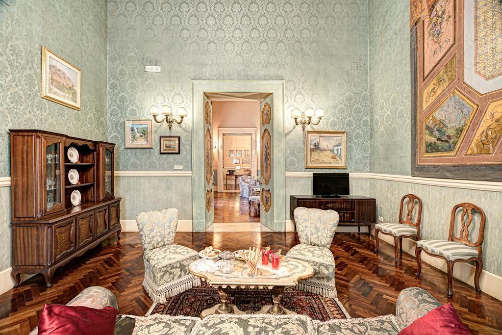 Arthouse Lady Marys Tribunali Luxury Suite Nápoly Kültér fotó